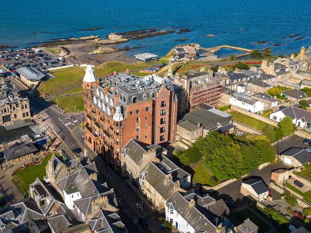 What is it? A luxurious first-floor apartment, which comes with the option of a range of high-end services, set in a historic building originally commissioned as a prestigious hotel by Thomas Hamilton in 1895.