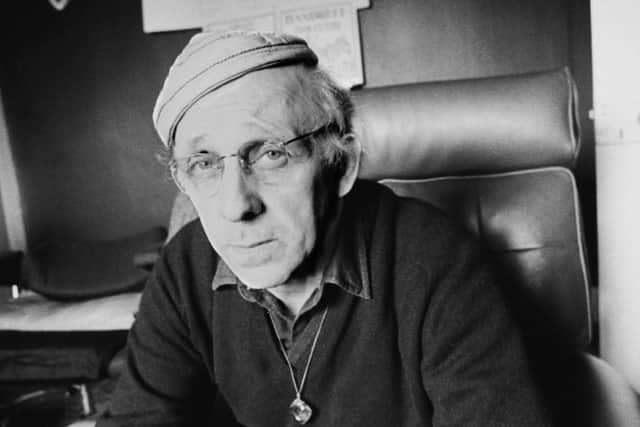 Scottish poet and comic raconteur Ivor Cutler (1923 - 2006), 15th October 1974. (Photo by Angela Deane-Drummond/Evening Standard/Hulton Archive/Getty Images)