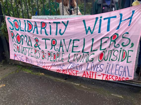 Activists occupying a former homeless centre in Tradeston claim they were ‘attacked’ by the Metropolitan Police and Welsh Heddlu in the early hours of Monday.