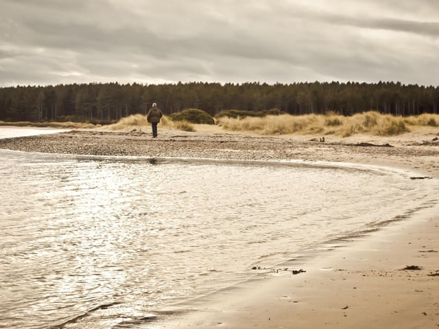 With a pebbly fringe giving way to stretches of sand when the tide is out, Findhorn Beach is a hidden gem near Forres in Grampian.
