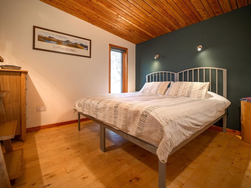 Lazybed comes with a luxurious kingsize bed - which can also be split into twin beds if preferred.