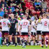 Aberdeen boss Jim Goodwin addresses his players during a water break. (Photo by Roddy Scott / SNS Group)