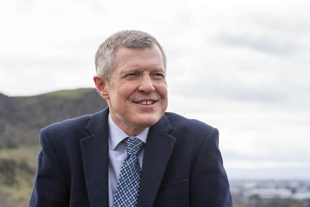 Willie Rennie was unimpressed by the plan to tackle ventilation in classrooms.