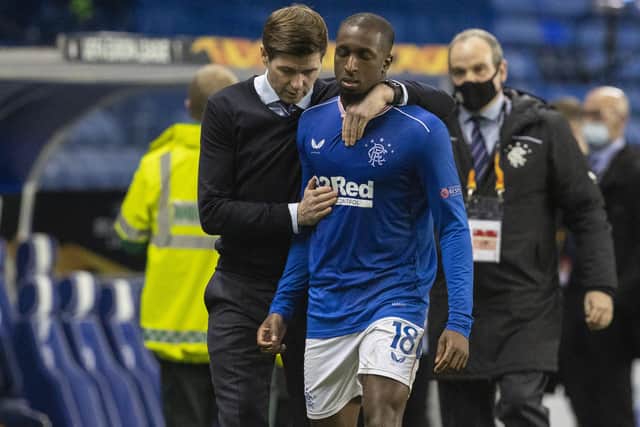 Rangers manager Steven Gerrard in discussions with Glen Kamara (right) and the Slavia Prague staff well after the final whistle during the UEFA Europa League Round of 16 2nd Leg match between Rangers FC and Slavia Prague at Ibrox Stadium on March 18, 2021, in Glasgow, Scotland. (Photo by Alan Harvey / SNS Group)