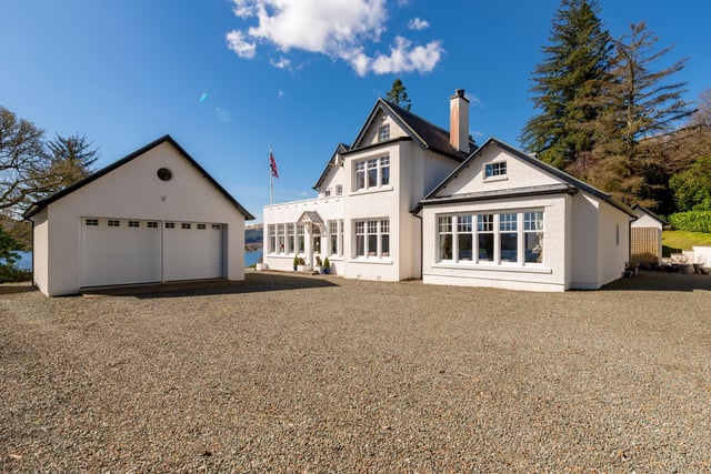 Exterior: The grounds cover 1.7 acres and include beautifully landscaped gardens, a well-maintained lawn, garage, boathouse, garden store, tennis court, floating pontoon dock, and boat moorings for yacht enthusiasts.
Contact: Savills