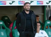 Lee Johnson watchers on as Hibs struggle against Morton
