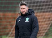 Hibs manager Lee Johnson oversees training ahead of Saturday's trip to St Mirren. (Photo by Paul Devlin / SNS Group)