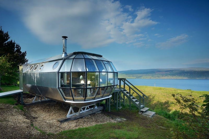 This eye-catching architect-designed pod sleeps two and offers wonderful views of the Highlands.