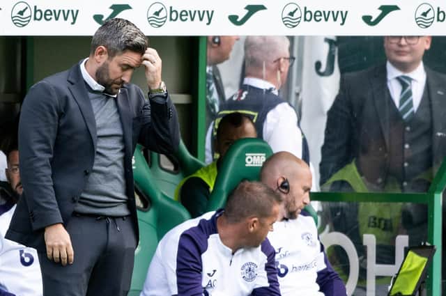 Hibernian manager Lee Johnson saw his side lose to a late goal against St Mirren after pulling two goals back (Photo by Paul Devlin / SNS Group)