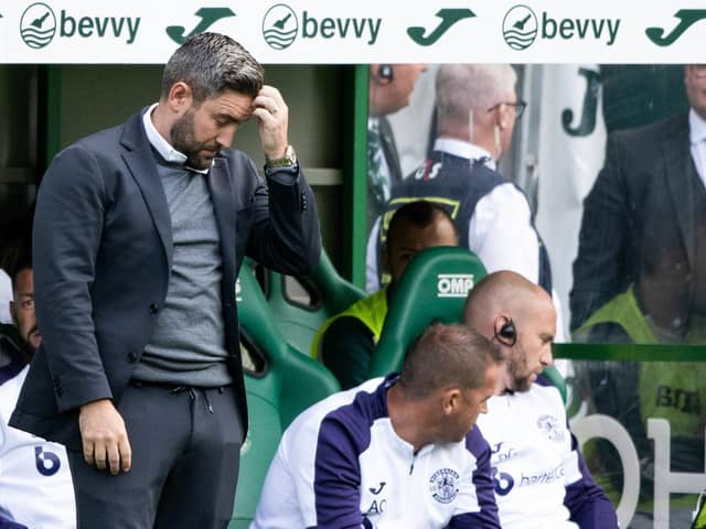Hibernian manager Lee Johnson saw his side lose to a late goal against St Mirren after pulling two goals back (Photo by Paul Devlin / SNS Group)
