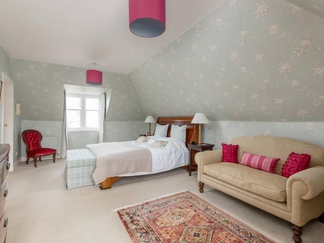 Principal bedroom.