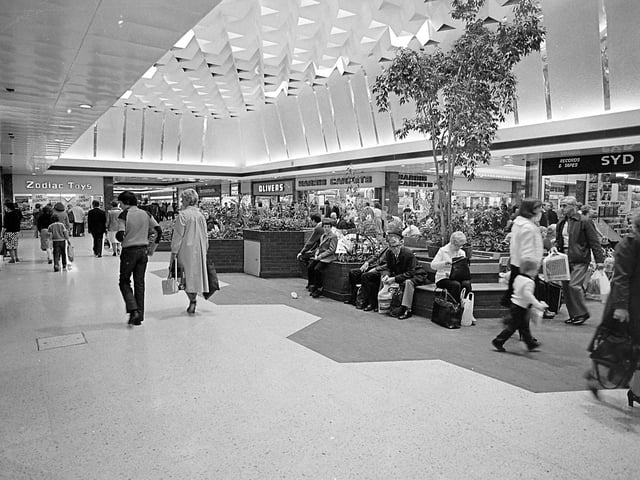Mansfield's Four Seasons Shopping Centre in 1980