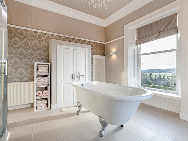 Another installation was a first-floor bathroom with a raised free-standing bath that enjoys views over Stirling Castle, a quirk the owner describes as being “a really good addition and something that is a little bit different”.