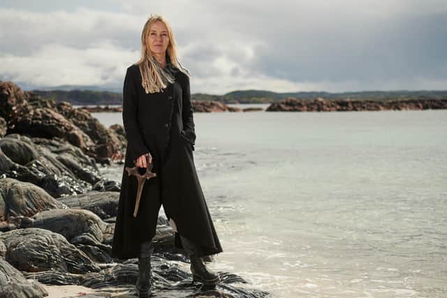 Artist Mhairi Killin is behind a new exhibition inspired by the number of whales which have been washed ashore in Scotland in recent years.