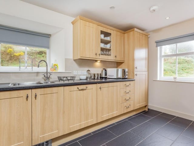 Oldany Farmhouse - kitchen.