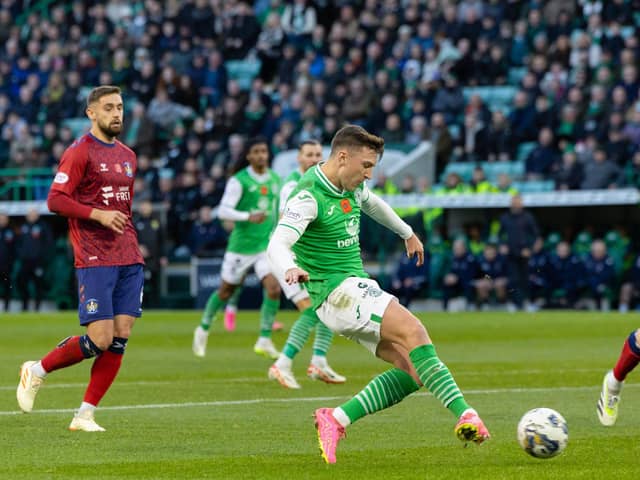 Josh Campbell scores the Hibs goal that earned a 1-0 win over Kilmarnock. (Photo by Mark Scates / SNS Group)