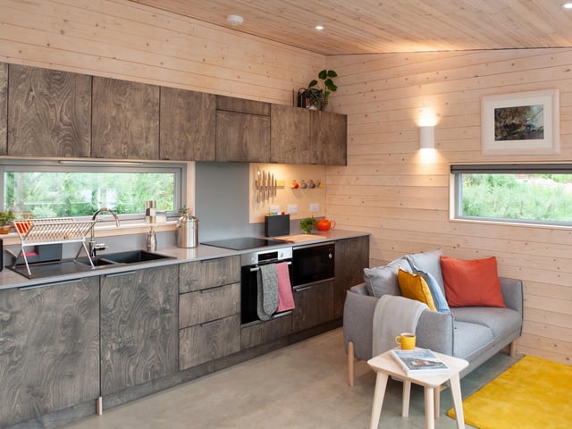 Both lodges come with fully-equipped modern kitchens.