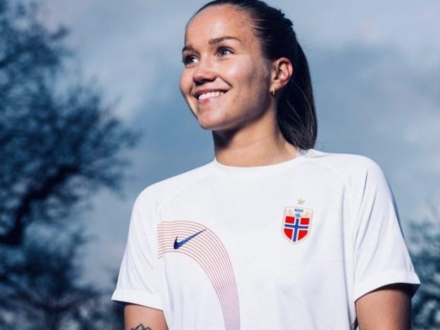 The away kits really are stealing the show at Euro 2022, and this time it's the solid white Norway change shirt, modelled here by Guro Reiten. The single flick of colour alongside the left hand side could have been a real error, but it gives it another difference to stand out amongst similar designs. A winner.