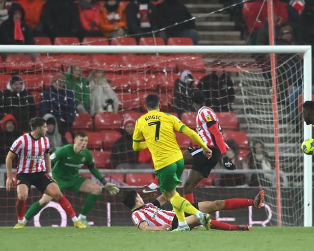 Former Celtic midfielder Tom Rogic scores his first WBA goal in the 2-1 win over Sunderland at the Stadium of Light. (Photo by Stu Forster/Getty Images)
