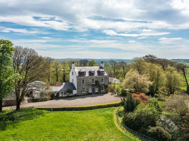 What is it? An impressive 18th-Century country house with sensitively preserved period features plus indoor swimming pool.