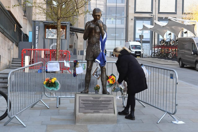 Tributes are paid to legendary Scottish boxing world champion Ken Buchanan MBE at The Ken Buchanan Statue (Photo by Mark Scates / SNS Group)