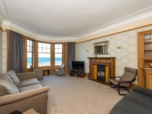 Sitting room.