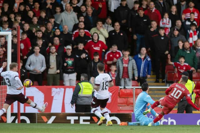 Aberdeen's Vincente Besuijen scores to make it 2-0 against Hearts.