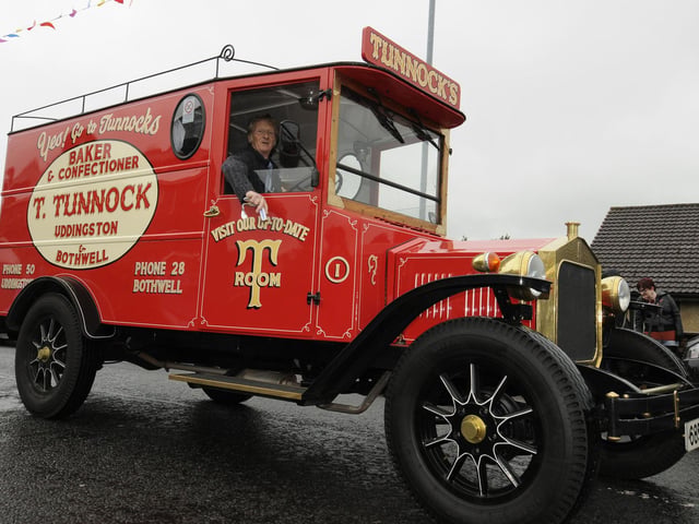 The Tunnock's name and reputation began to spread throughout Glasgow for their bakery, tea room and travelling catering vans which could be rented for special occasions. The tearoom for hire was advertised as “Commercial dining for socials, smokers and presentations available”.