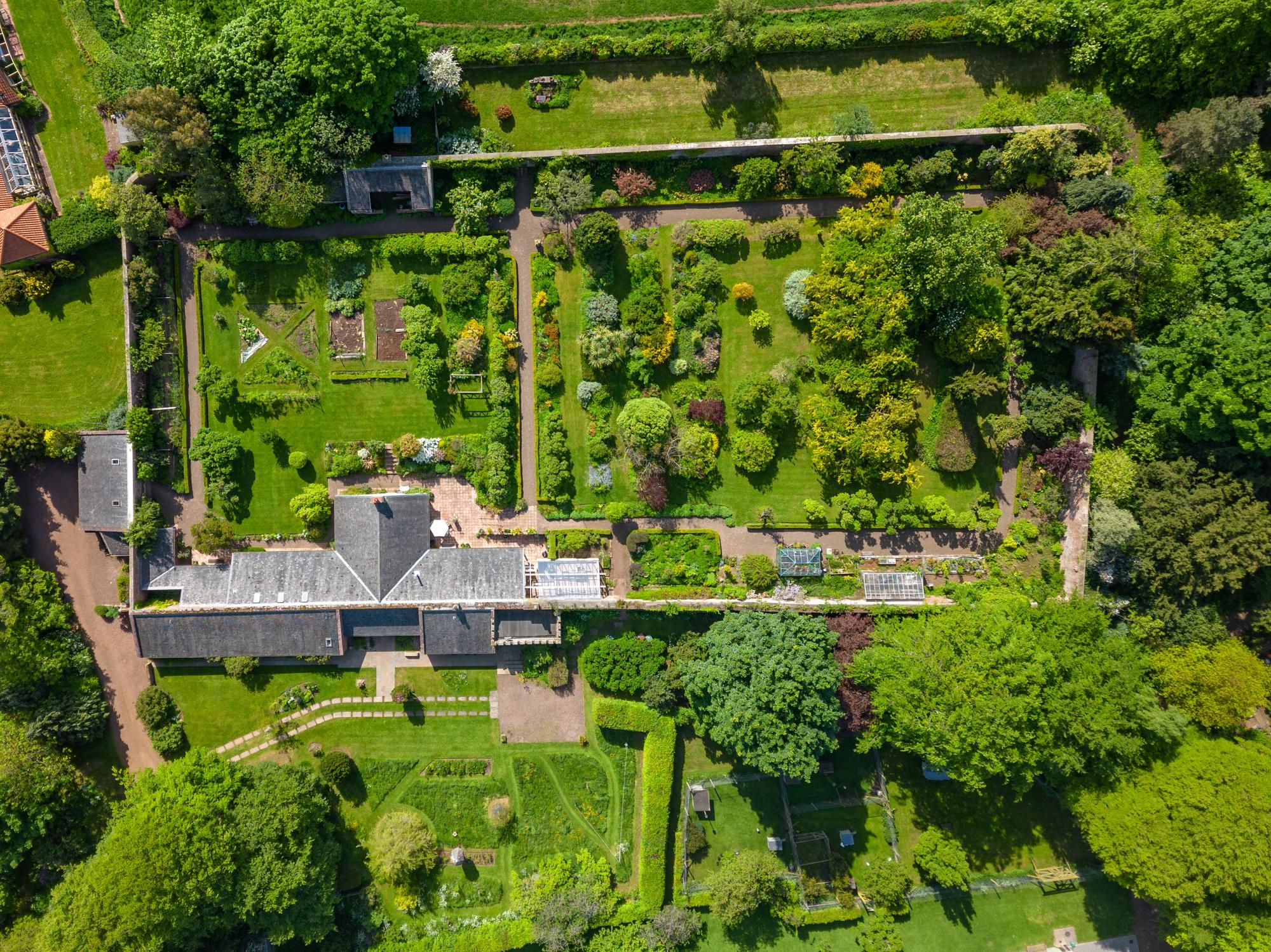 What is it? A splendid five-bedroom one-storey home beautifully situated within the green secluded confines of a walled garden with a listed dovecot and outbuilding. The property is flooded with light and features a newly renovated orangery.