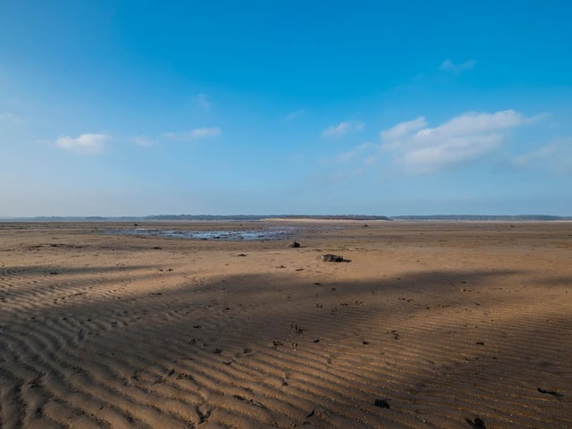 With views of the Forth Estuary, Belhaven Beach near Dunbar is set in the John Muir Country Park. With around a mile of sandy beach it's no wonder it's so popular with dog walkers.