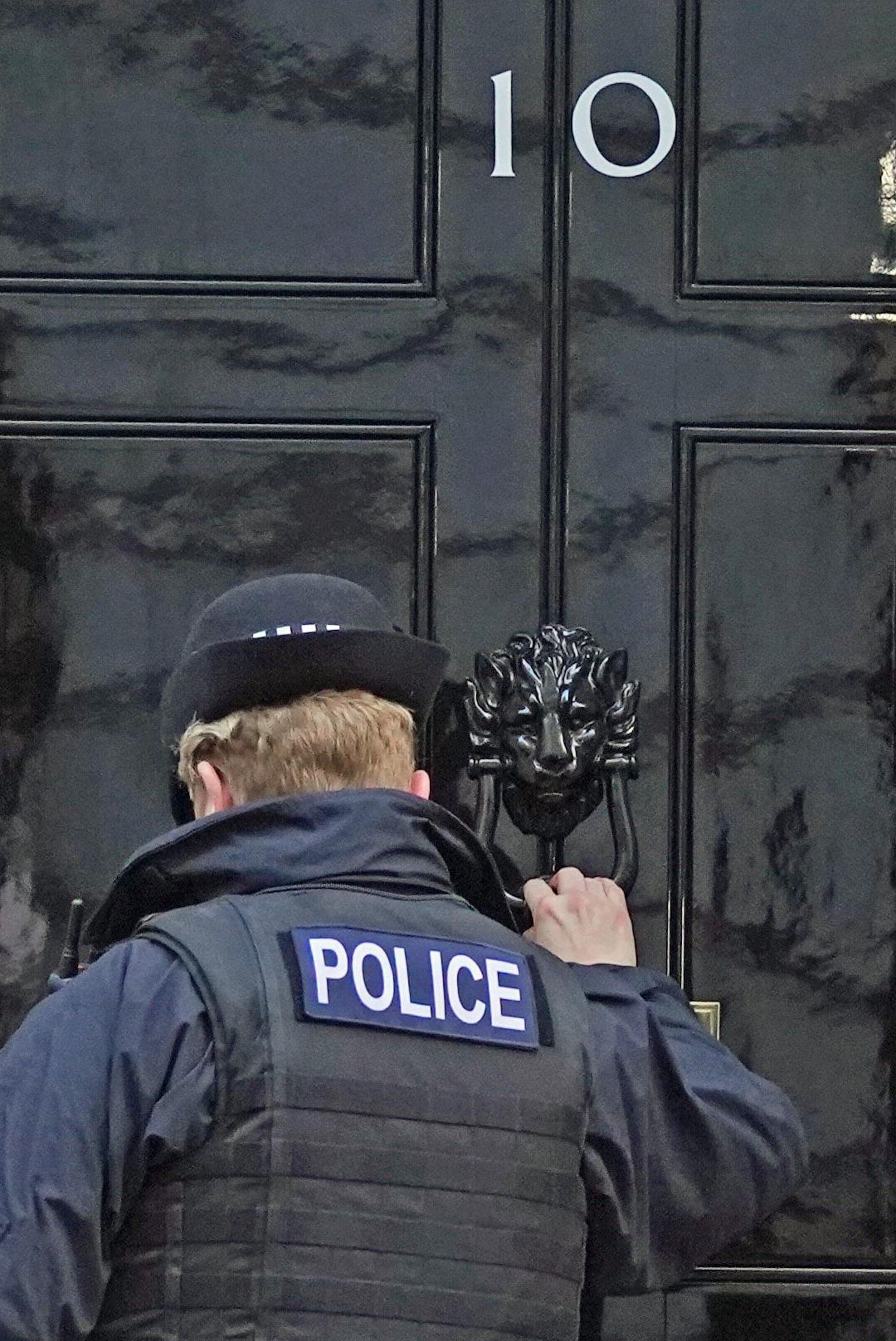 {$escapedTitle}