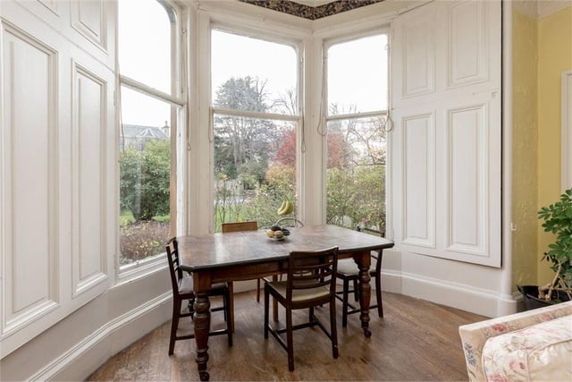 Sitting room.