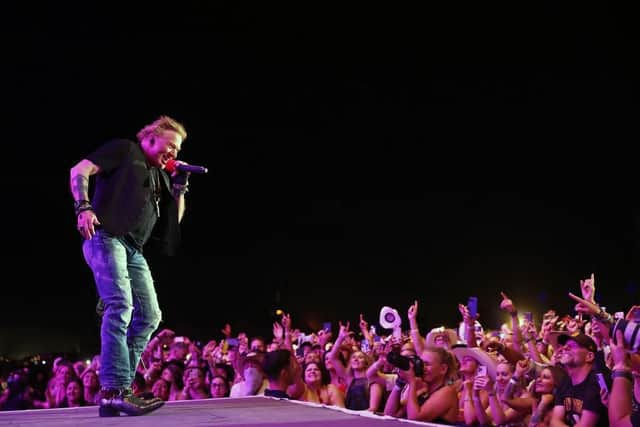 Guns N' Roses lead singer Axl Rose had some problems with his voice during the band's second London gig at the weekend.