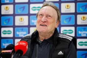 Neil Warnock has his eyes on glory with Aberdeen.