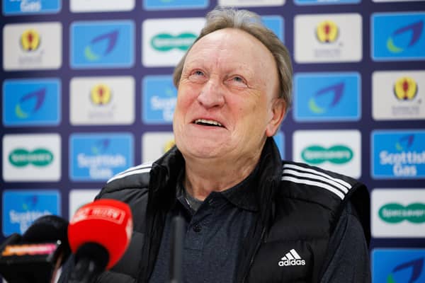 Neil Warnock has his eyes on glory with Aberdeen.