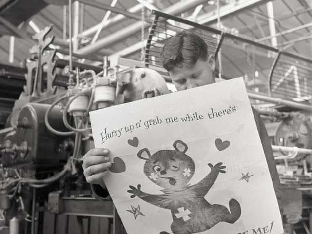 A Valentine's Card design at Dundee's Valentine and Sons Ltd in 1960.