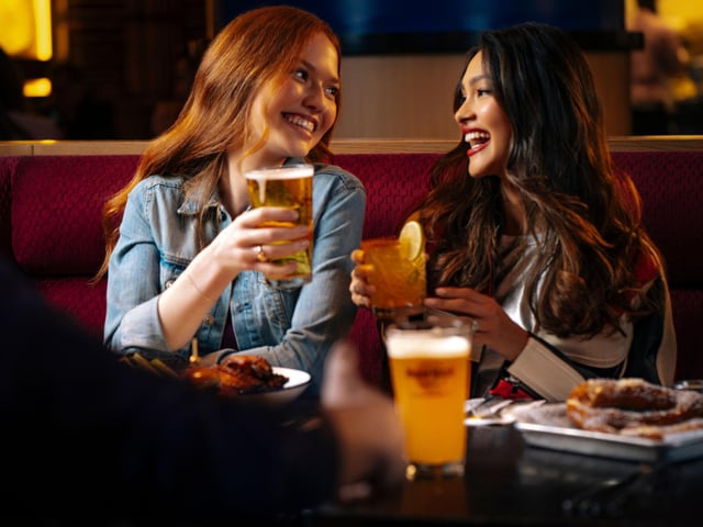 Hard Rock Cafe Edinburgh is hosting a 'Champagne Supernova Breakfast' event