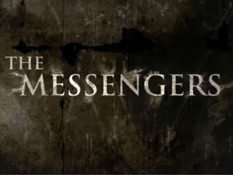 His second entry in the top three, Sam Raimi is the master of jump scares. Kirsten Stewart shrugs off her Twilight role by taking on this role in a film that begins with a terrified mother packing to flee when an unseen attacker kills the whole family. There's 27 jump scares to keep you on your toes.