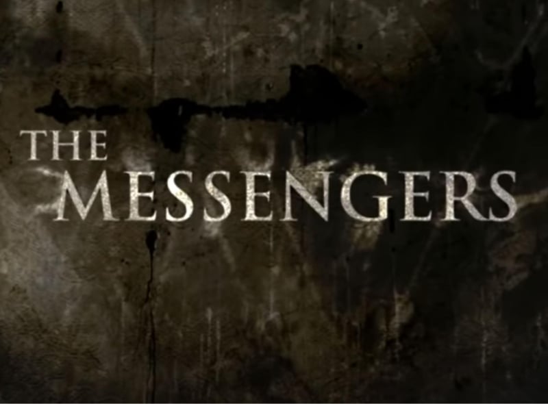 His second entry in the top three, Sam Raimi is the master of jump scares. Kirsten Stewart shrugs off her Twilight role by taking on this role in a film that begins with a terrified mother packing to flee when an unseen attacker kills the whole family. There's 27 jump scares to keep you on your toes.