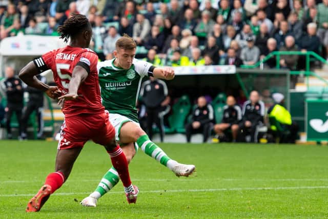 Campbell fires his first goal of the game past Kelle Roos. (Photo by Paul Devlin / SNS Group)