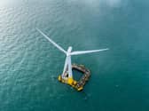 photo de l'éolienne offshore en Loire-Atlantique au large du Croisic.