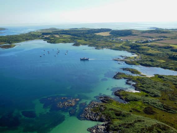 A project to develop a network of paths across the Isle of Gigha has received Lottery funding of nearly £130,000