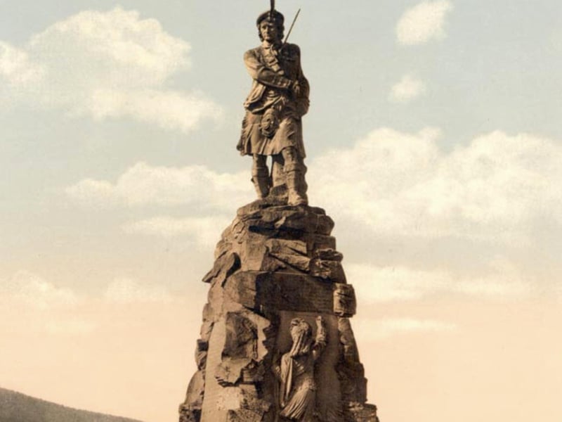 The memorial is located beside General Wade’s Bridge in Aberfeldy. The Black Watch was an infantry unit that came to be following the First Jacobite Rebellion. They were so-named due to their tartan being a dark colour and their job to “watch” the Scottish Highlands.
