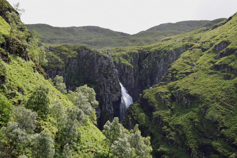 These are not quite the highest in Scotland, at 371 feet, found near Morvich. Locals call them the 'gloomy falls' or the 'forbidden falls' because of the menacing rocky drop. Just watch your step on the slippery rocks here. There's a vertigo-inducing steep path to reach them.