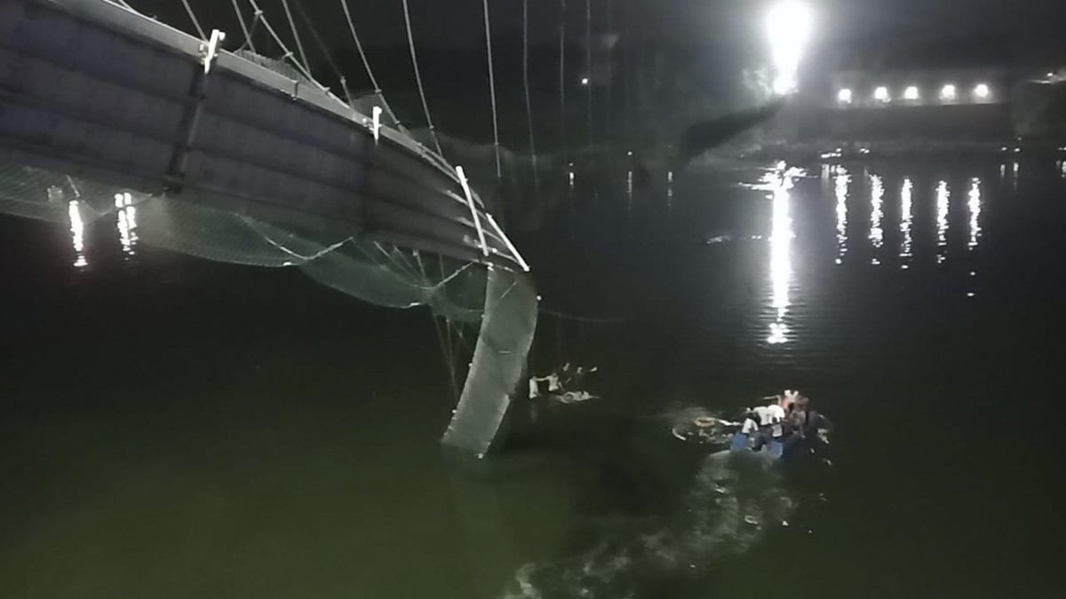 More than 60 dead in collapse of Indian bridge built under British rule