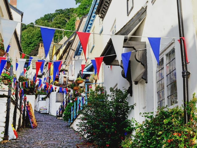 The North Devon district is a coastal area located in the South-West of England. North Devon is the third safest region in England, demonstrating only 0.76 burglaries per 1,000 people (placing it 9th overall in the United Kingdom.) Meanwhile, it has seen a 2.78% decrease in the annual occurrence of burglaries since 2017.