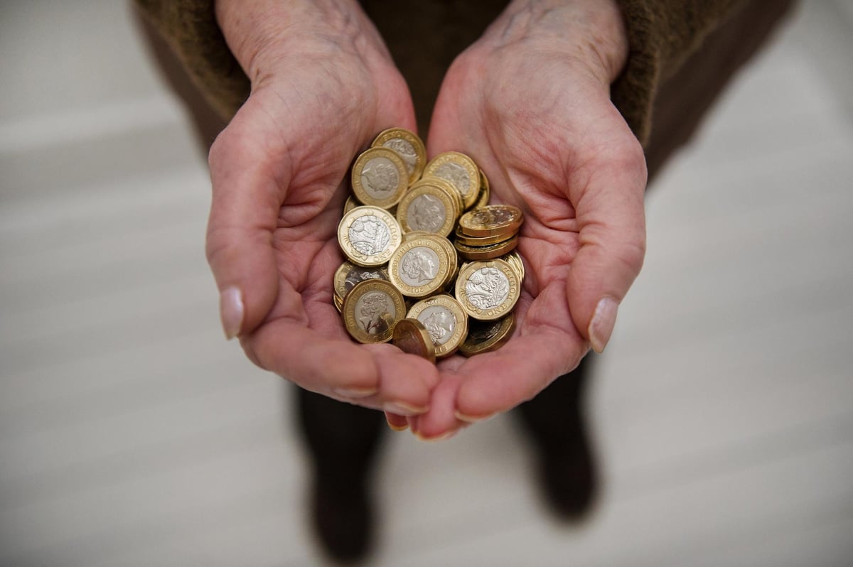 400 ways you can help this winter - Stephen Pearson &amp; Carolyn Sawers