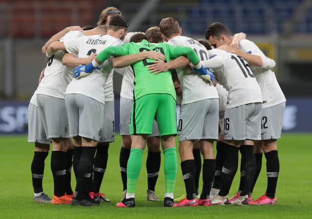 Sparta Prague huddle prior to the UEFA Europa League Group H stage match with AC Milan (Photo by Emilio Andreoli/Getty Images)