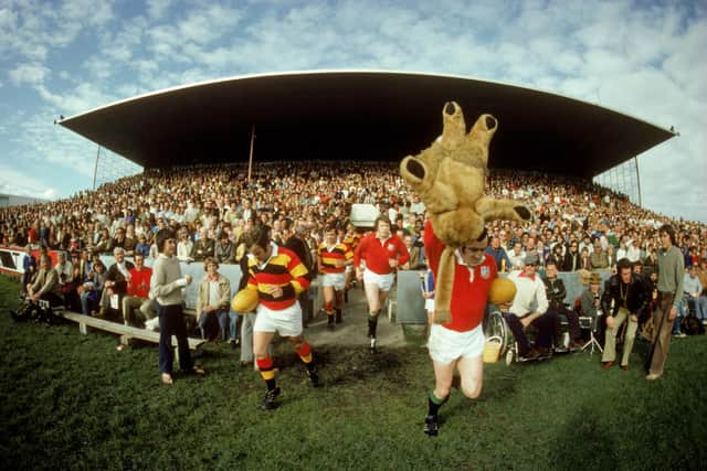 Phil Bennett leads out the Lions ahead of a match against Waikato on the 1977 tour of New Zealand. (Photo by Adrian Murrell/Getty Images)