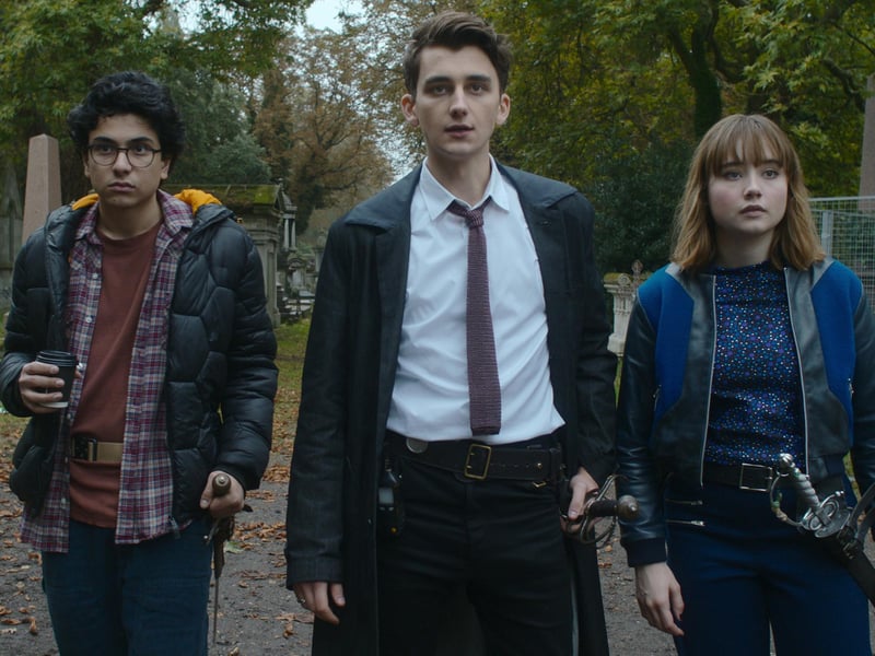 A young girl with physic powers builds her own ghost hunting team alongside with two boys and attempt to cleanse London of the spirits - without any adults noticing.